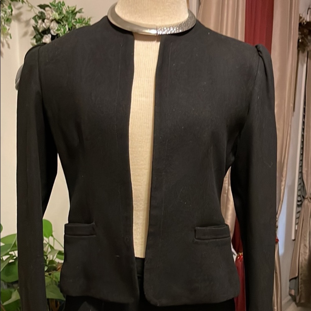 H.R.Robert 2 piece suit Black suit  Size 7/8 very excellent condition.